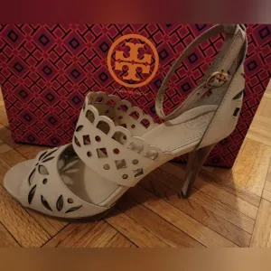 Brand new with box Tory Burch Lancaster sandal