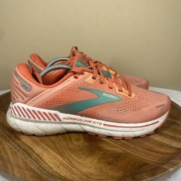 Brooks Adrenaline GTS 22 Coral Latigo Bay Womens Orange Size 9 Running shoes