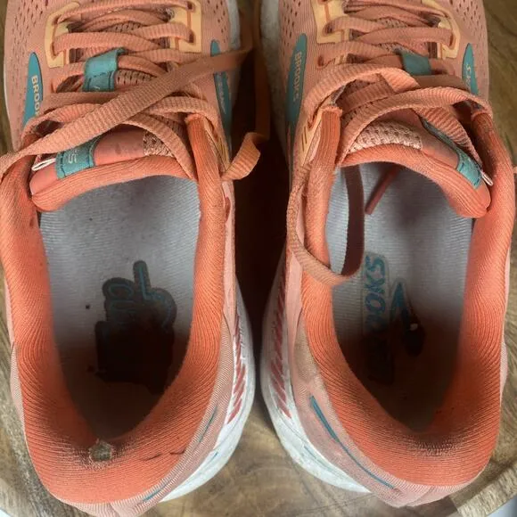 Brooks Adrenaline GTS 22 Coral Latigo Bay Womens Orange Size 9 Running shoes