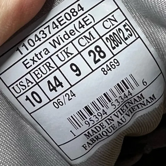 Brooks Adrenaline GTS 24 Running Shoes in Alloy White Gold Fusion EXTRA WIDE 4E
