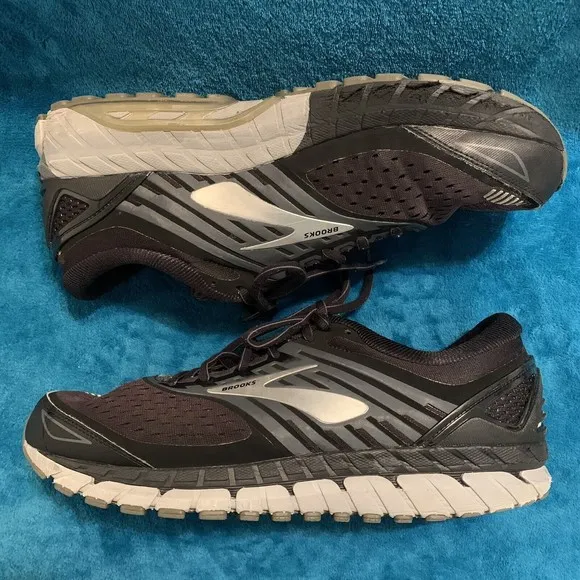Brooks BEAST 18 Men's Running Shoes Size 12.5 Wide 2E Black/Grey/Silver
