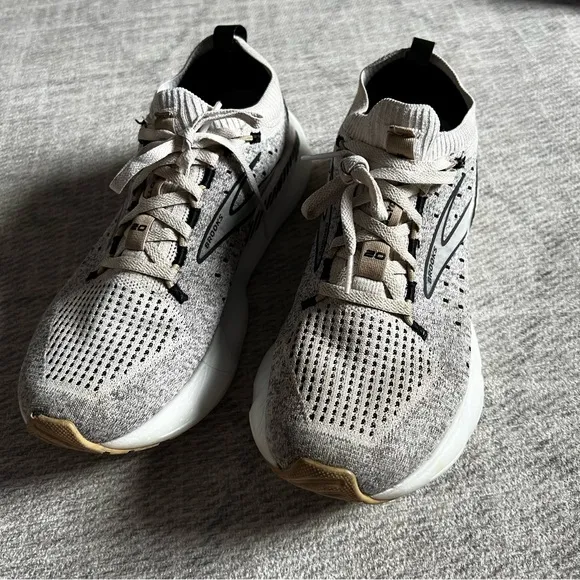 Brooks Glycerin Stealth Fit Gray Running Shoes for Women Size 8