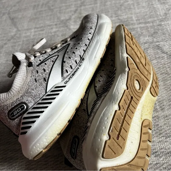 Brooks Glycerin Stealth Fit Gray Running Shoes for Women Size 8