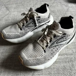 Brooks Glycerin Stealth Fit Gray Running Shoes for Women Size 8