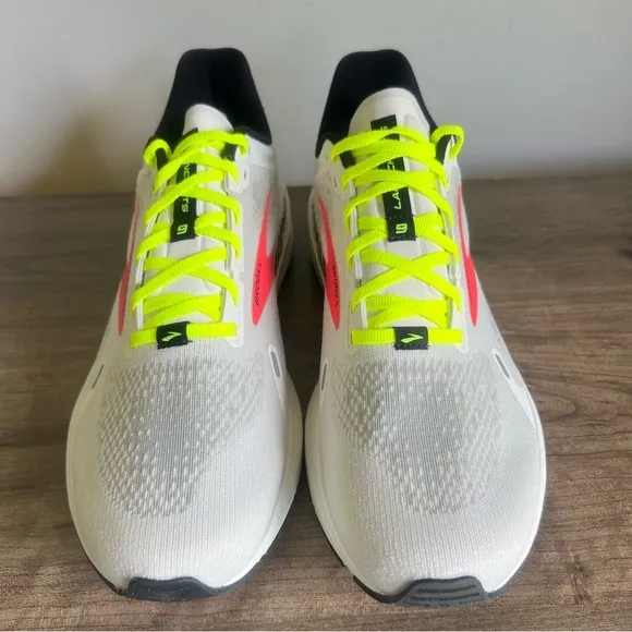 Brooks Launch GTS 9 Men's Shoe Size 11.5 SKU#24960