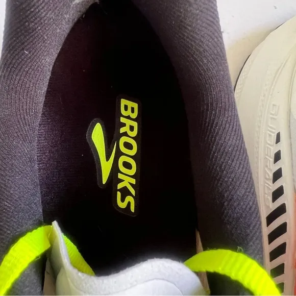 Brooks Launch GTS 9 Men's Shoe Size 11.5 SKU#24960