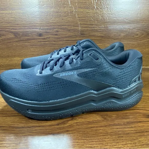 Brooks Mens Shoe Size 11.5 black