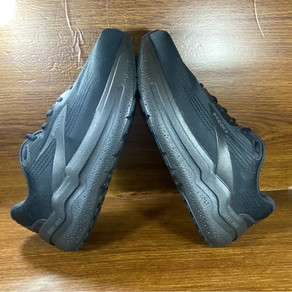 Brooks Mens Shoe Size 11.5 black