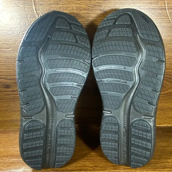 Brooks Mens Shoe Size 11.5 black