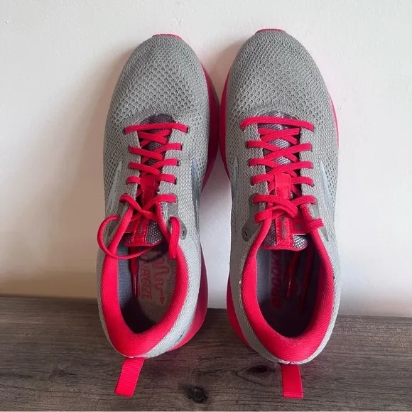 BROOKS Revel 5 Men's Grey Red Shoe Size 8