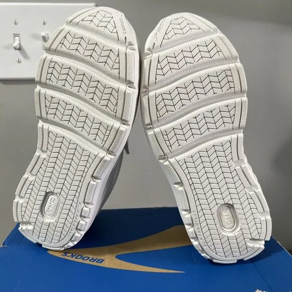 Brooks Women's Size 7 D Wide Addiction Walker 2  Shoes Sneaker Triple White