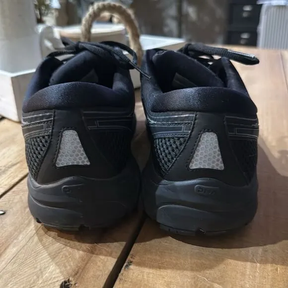 Brooks Addiction 13 size 11 Wide B78