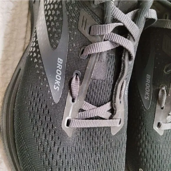 Brooks Adrenaline 22 GTS Size 8,5 Wide(2E)