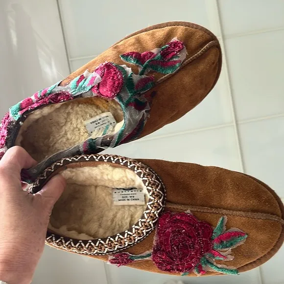 Brown and Red Moccasin Slippers with Floral Pattern
