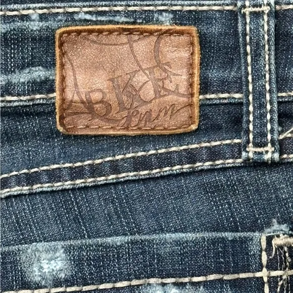 BUCKLE BKE Stella, Women’s Sz 28, Stretch Skinny Low Rise Embellished Distressed