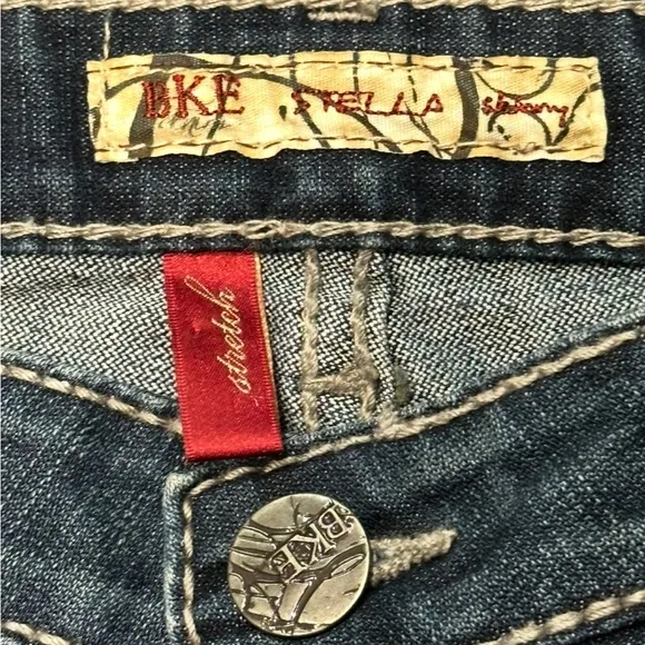 BUCKLE BKE Stella, Women’s Sz 28, Stretch Skinny Low Rise Embellished Distressed