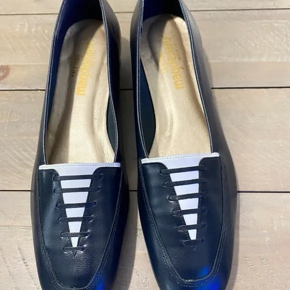 California Magdesians Navy Loafer l WOMENS Flat Shoes size 10.5