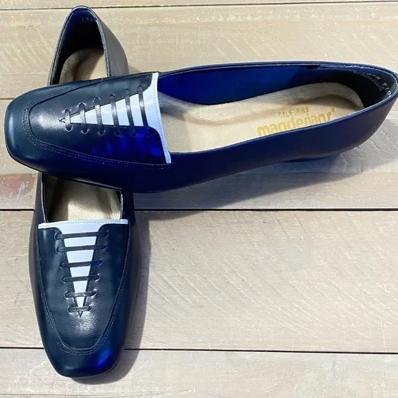 California Magdesians Navy Loafer l WOMENS Flat Shoes size 10.5