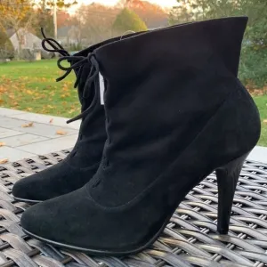Calvin KLEIN Sadee Suede Booties - Black