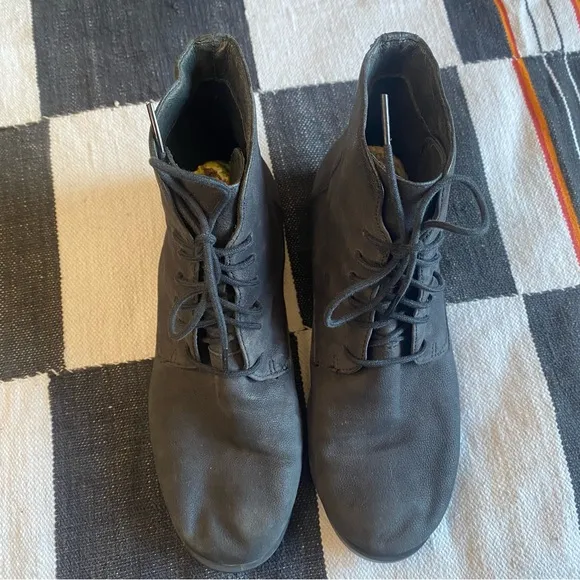 Camper Leather Bowie Lace up Boots! Black. Size 36 or 6 in US.