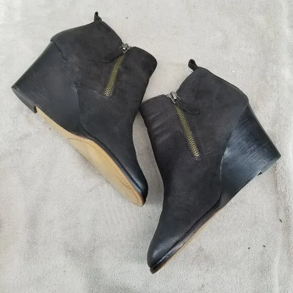 Caslon Shoes Womens Size 7 Black Leather Side Zip Wedge Ankle Boots