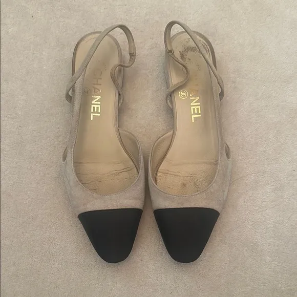 CHANEL Cream and Black Heels with Classic Two-Tone Design