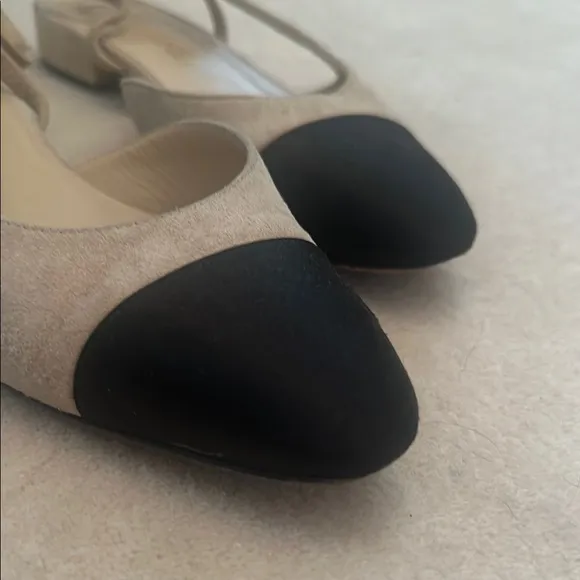 CHANEL Cream and Black Heels with Classic Two-Tone Design