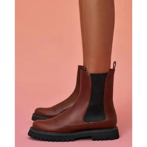 Charles &amp; Keith Women's Brown Chelsea Boots Size 6.5 Stretch Flat Lug EUC 7487