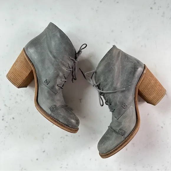 Charles David Grifter Gray Nubuck Leather Lace Up Chunk Heel Ankle Boots