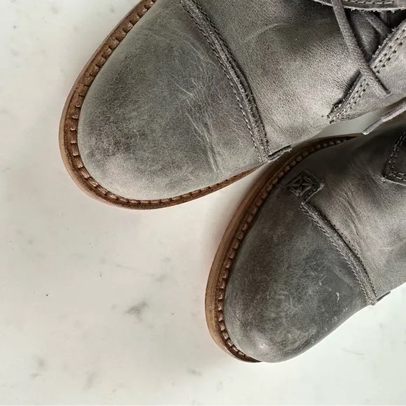 Charles David Grifter Gray Nubuck Leather Lace Up Chunk Heel Ankle Boots