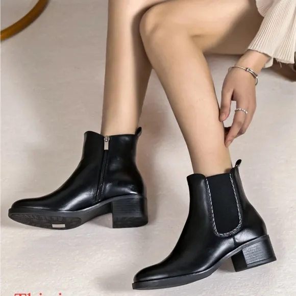 Chelsea Boots Ankle Booties Black Patent Leather Mustang England  Women's Size 7