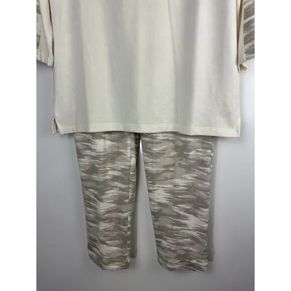 Chico's Set CoziSoft Playful Camo Dolman Pullover Drawstring Ankle Pants Size 1