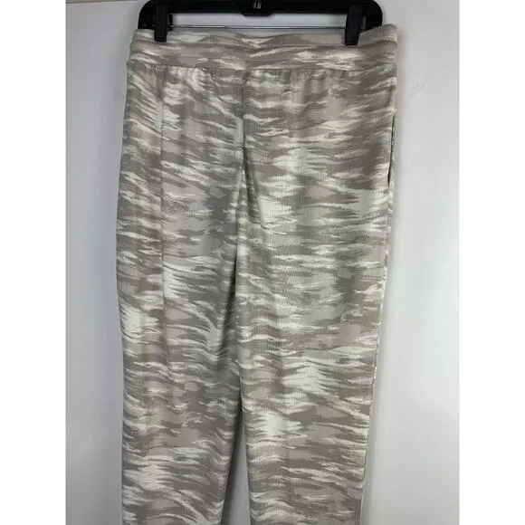 Chico's Set CoziSoft Playful Camo Dolman Pullover Drawstring Ankle Pants Size 1