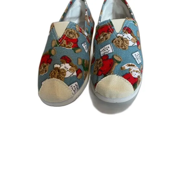 Christmas Bear Canvas shoes by Moequi Size 8 Brand New slip on size 8 shoes
