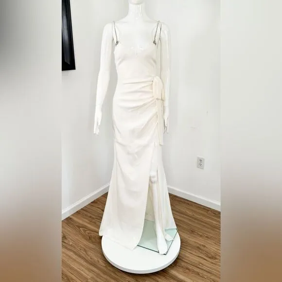 Cinq a Sept Emmie Gown in Ivory Size 4