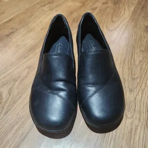 Clarks Women's Black Slip-On Shoes, Size 8.5M