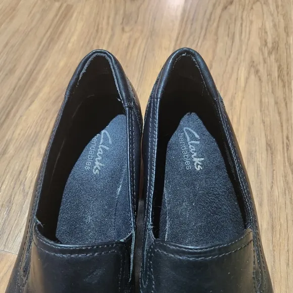 Clarks Women's Black Slip-On Shoes, Size 8.5M