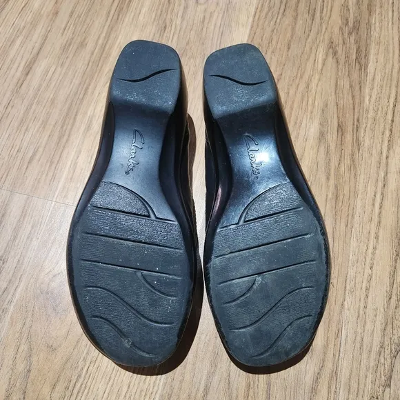 Clarks Women's Black Slip-On Shoes, Size 8.5M