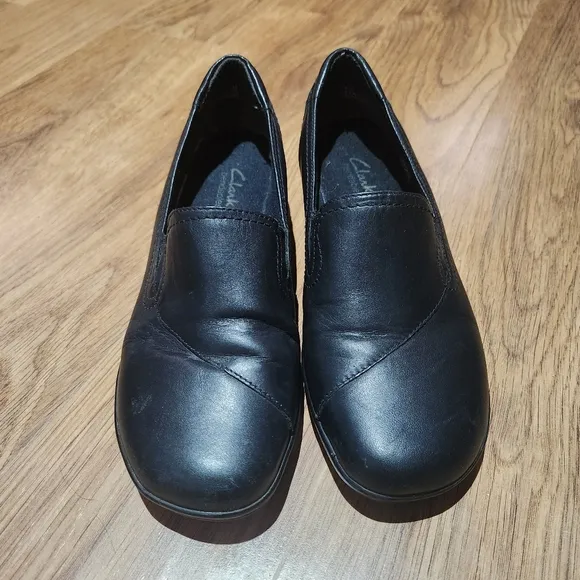 Clarks Women's Black Slip-On Shoes, Size 8.5M