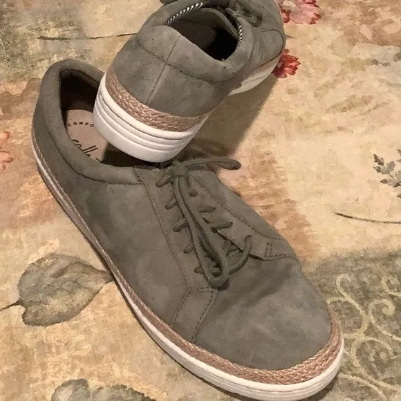 CLARKS Women’s Casual Lace-Up Shoes - Olive