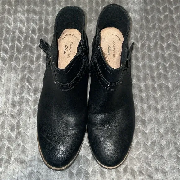 Clark’s Women's Collection Trish Strap Boots. Leather. Side zippers. Size 9.5