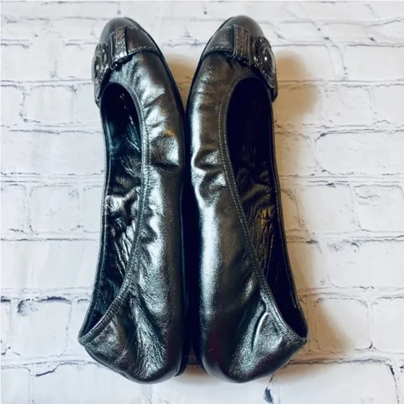 Clean Burberry Black Plat Shoes. In a Good Condition.👌