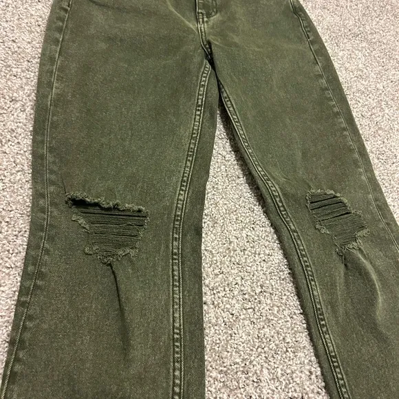 Cleo   Wolf Women’s High Rise Ankle Straight Jenas in Olive size W25/L27