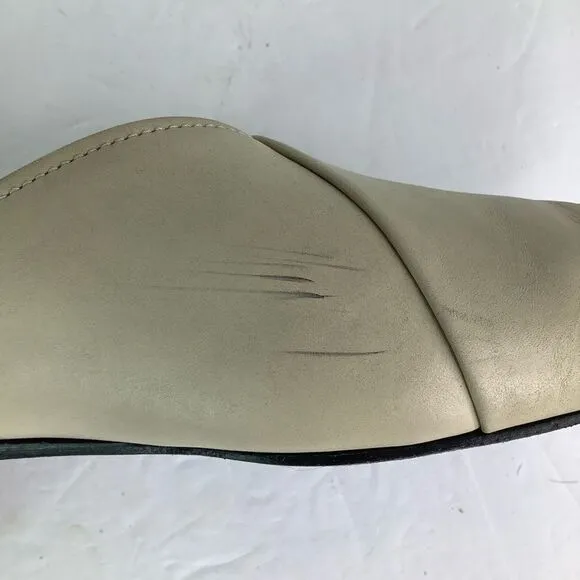 Closed Leather Off White Leather Flat Heel Women’s Mules Shoes Sz 39/8.5