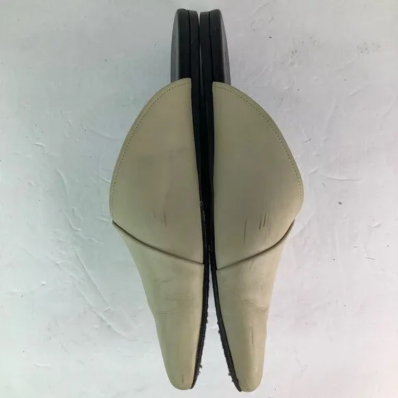 Closed Leather Off White Leather Flat Heel Women’s Mules Shoes Sz 39/8.5