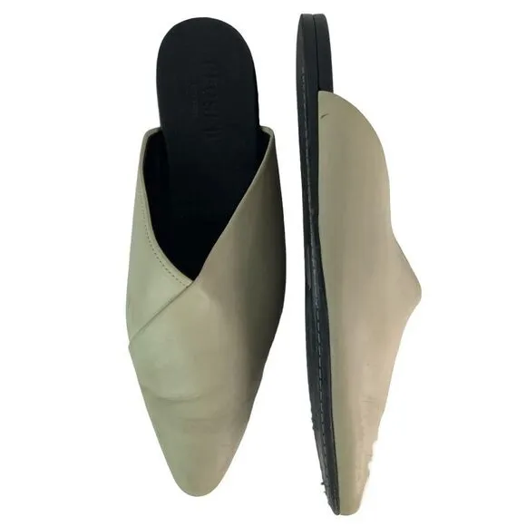 Closed Leather Off White Leather Flat Heel Women’s Mules Shoes Sz 39/8.5