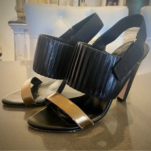 CLUB MONACO ⭐️6 1/2 Cool Looking Heels ! Black pleated Leather with Gold band.♥️