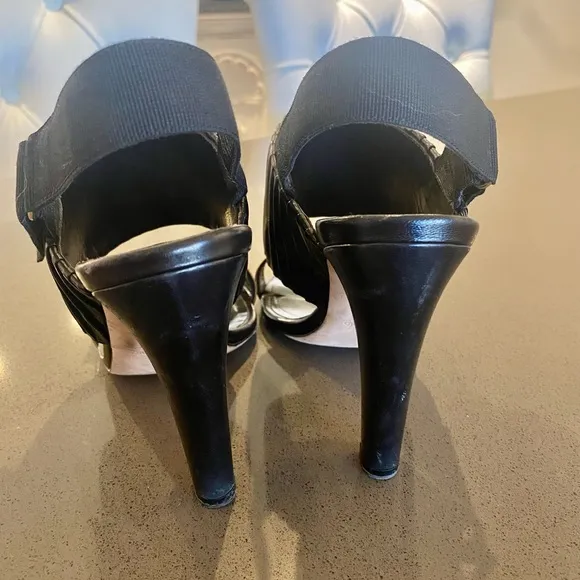 CLUB MONACO ⭐️6 1/2 Cool Looking Heels ! Black pleated Leather with Gold band.♥️