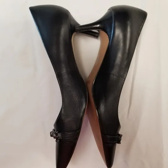 Coach Lauri Woman Shoes Sz 9B Classic Pump Black Leather Lock Detail Pointed Toe