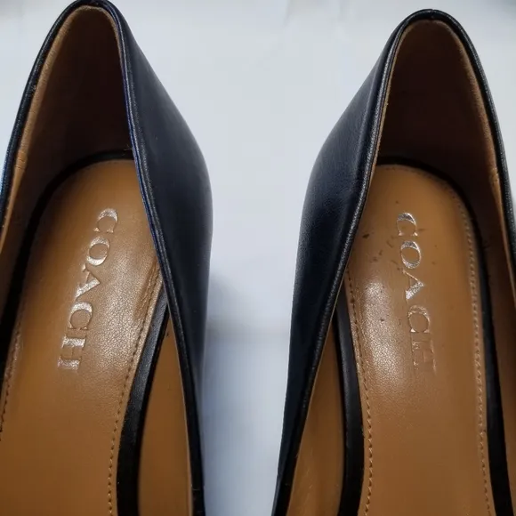 Coach Lauri Woman Shoes Sz 9B Classic Pump Black Leather Lock Detail Pointed Toe